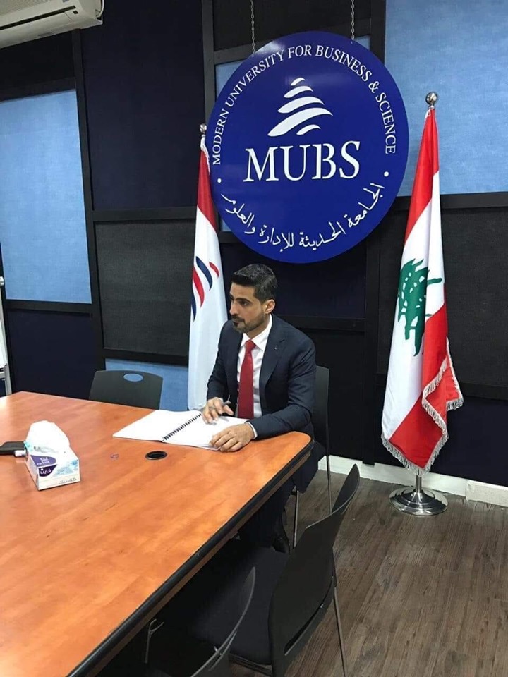 منح شهادة الماجستير لموظف المالية علي لطيف عايد من الجامعة الحديثة في لبنان