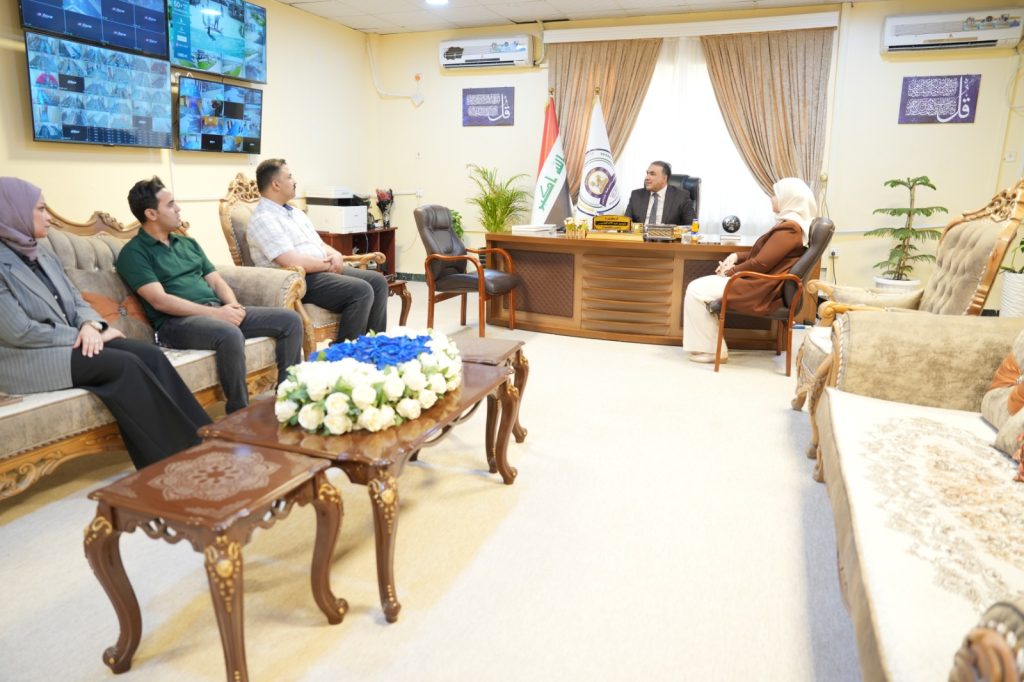 رئيس جامعة المثنى يزور كلية التربية للعلوم الصرفة ويجتمع بمجلسها